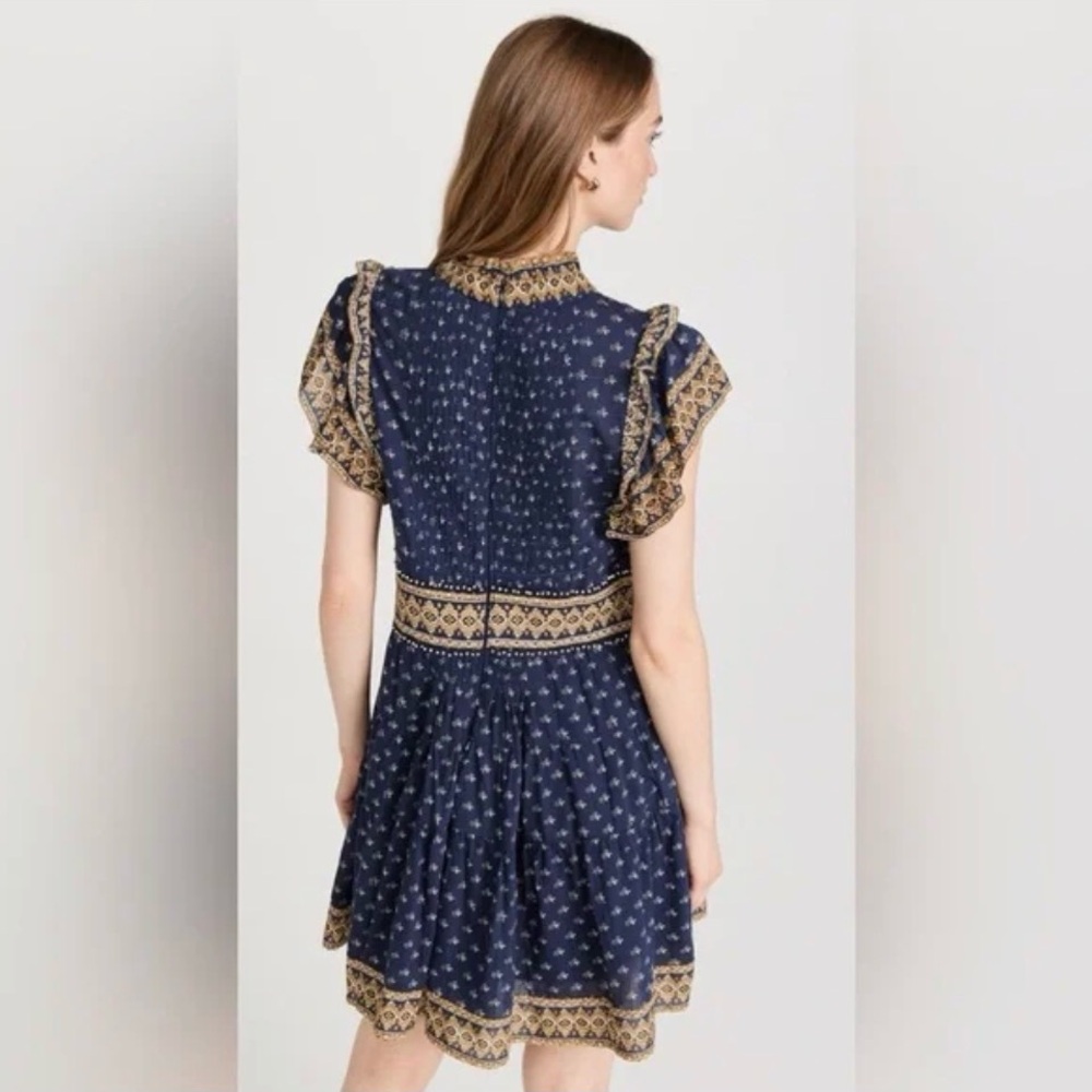 Beautiful Dress in Navy and Gold—get ready for compliments! - Picture 4 of 15